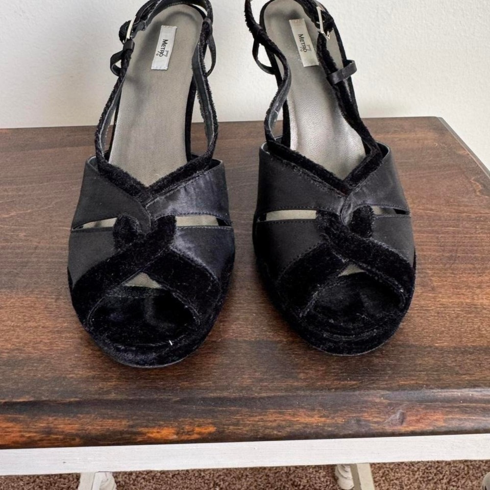 Black Satin + Velvet Heel Size 8 whimsigoth peeptoe slingback vintage y2k